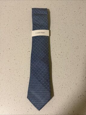 NEW Calvin Klein Blue & Navy Patterned Tie